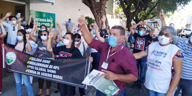 Manifestação organizada pelo Sindespi nesta sexta-feira (19)